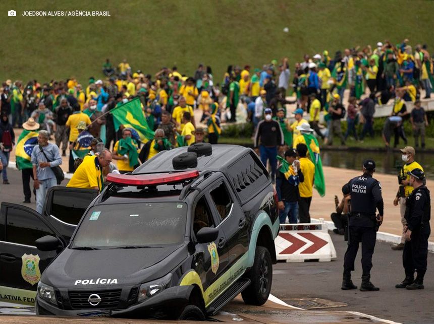Alexandre de Moraes determina extradição de golpistas foragidos do 8/1 que estão no exterior