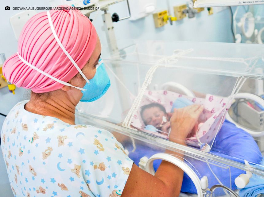 Saúde do DF autoriza médicos a mudarem de especialidade para reforço em áreas críticas