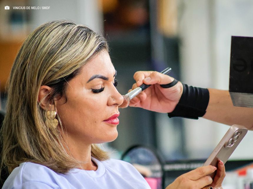 Mulheres têm acesso a cursos gratuitos na área da beleza