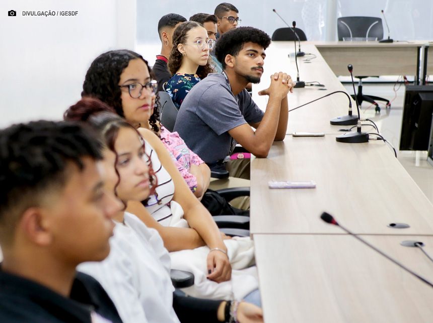 Suporte na recolocação profissional de jovens ganha destaque no DF