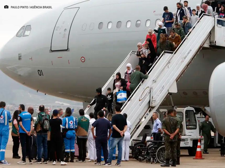 Sexto voo de repatriação do Líbano chega com 212 passageiros