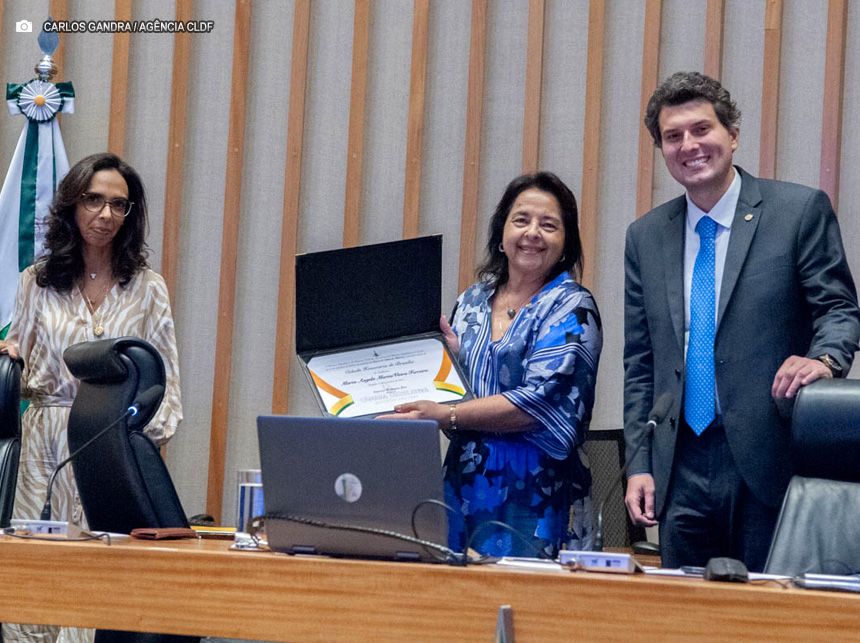 Fundadora da Abrace, Maria Ângela Marini recebe o título de Cidadã Honorária de Brasília