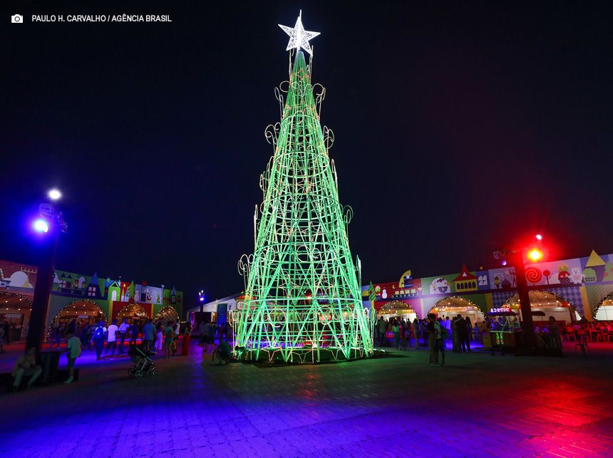 Natal do DF deve contar com roda-gigante e patinação no gelo para a Esplanada a partir de 1º de dezembro