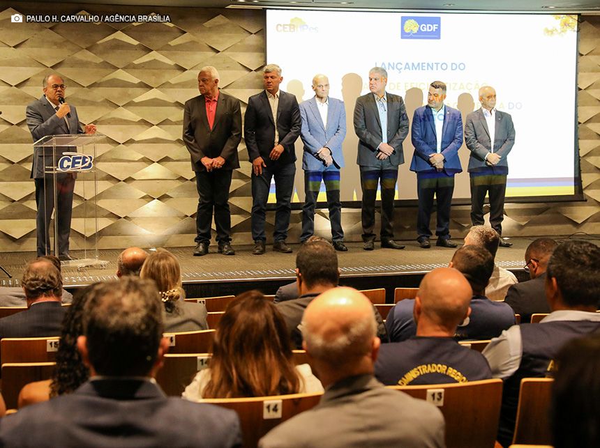 GDF deve substituir todas as lâmpadas de sódio por LED e priorizar áreas de grande circulação