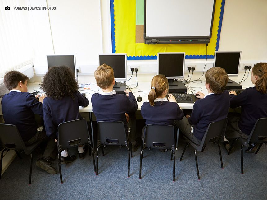 73% dos brasileiros tiveram contato superficial ou nulo com tecnologia durante a escola