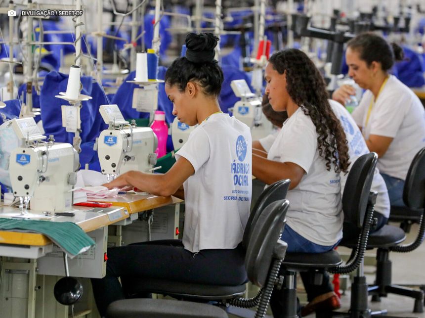 Inscrições para curso de corte e costura industrial seguem abertas