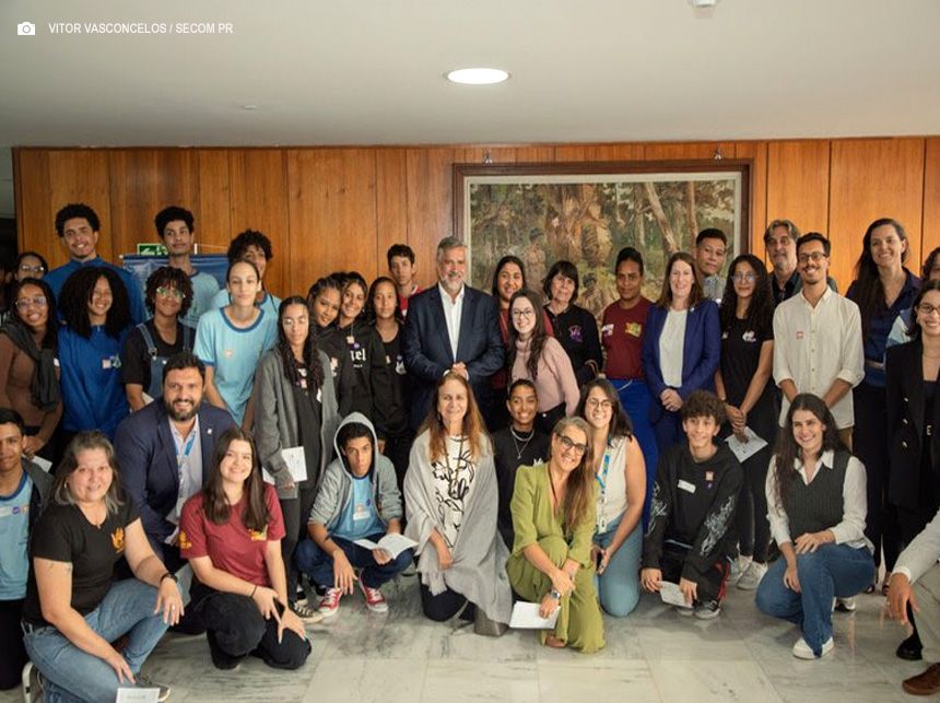 Estudantes são recebidos no Palácio do Planalto para o encerramento da 2ª Semana Brasileira de Educação Midiática