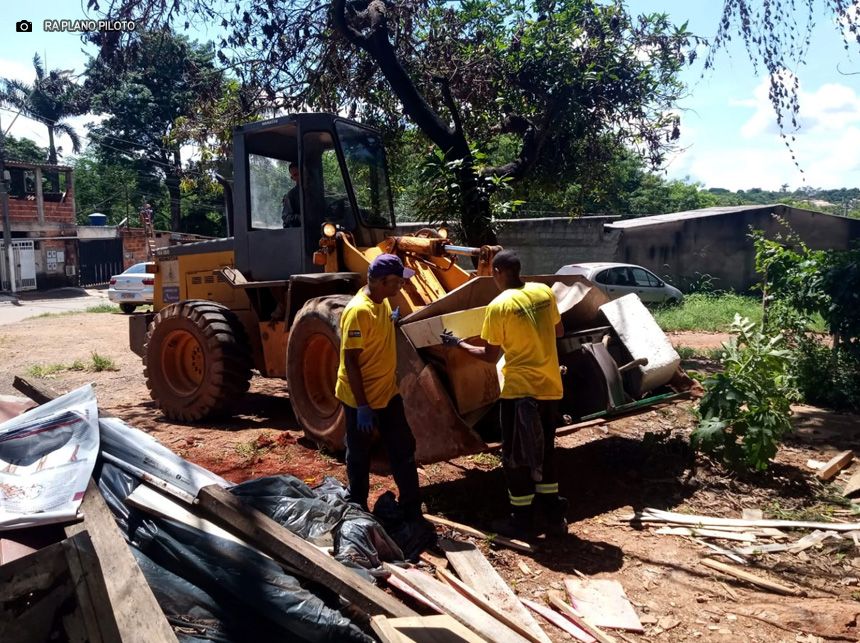 Operação de combate à dengue retirou cerca de 62 toneladas de inservíveis na Vila Telebrasília