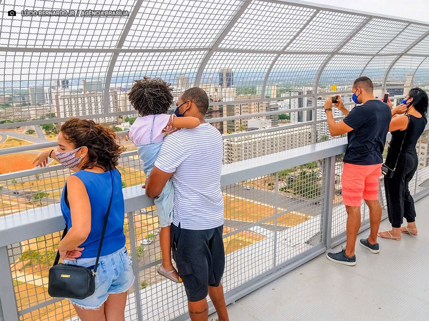 Confira o que abre e o que fecha durante o feriado do Dia de Finados