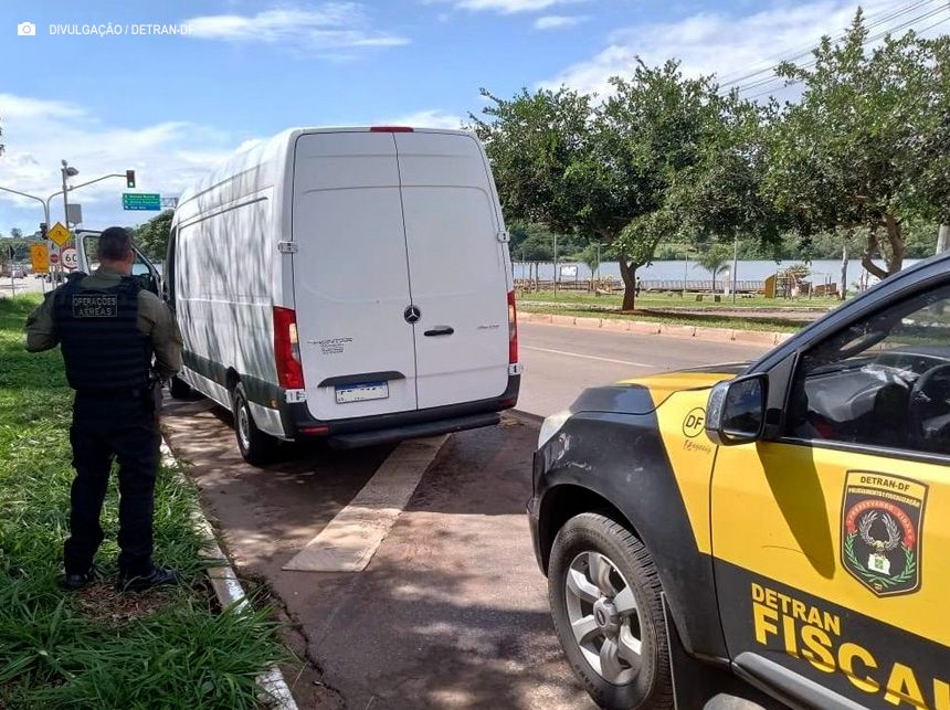 Detran recolhe na Avenida das Nações veículo com acumulo de 199 multas