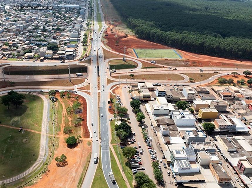 Ibaneis regulariza área para mais de 4 mil pessoas no Itapoã