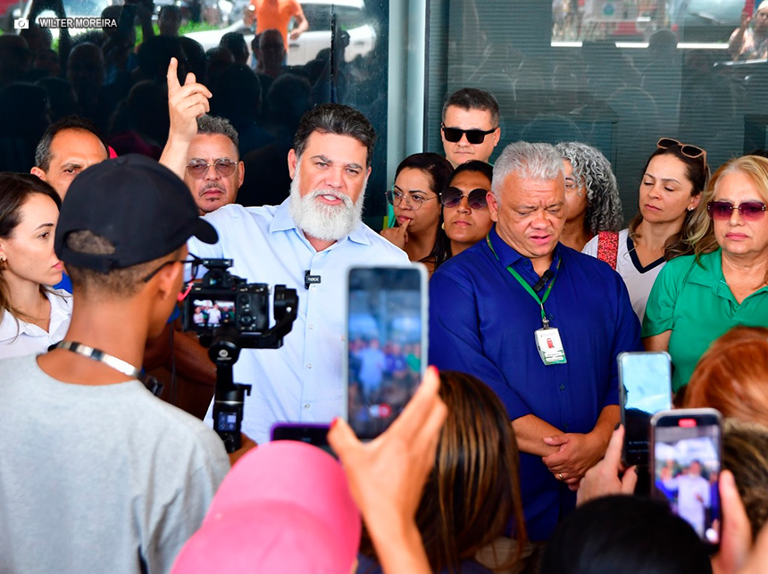 Com presença de Jorge Vianna em paralização, acordo coletivo dos técnicos em enfermagem do IGESDF deve avancar