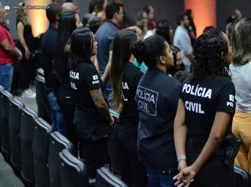 Sinpol-DF celebra 36 anos com homenagem aos policiais responsáveis pela recuperação de R$ 200 milhões em ativos