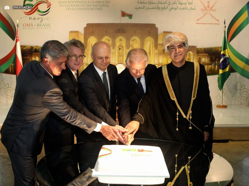 Sultanato de Omã comemora Dia Nacional