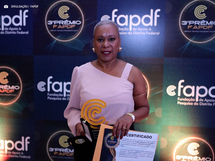 Servidora da Saúde recebe primeiro lugar em prêmio de inovação e tecnologia