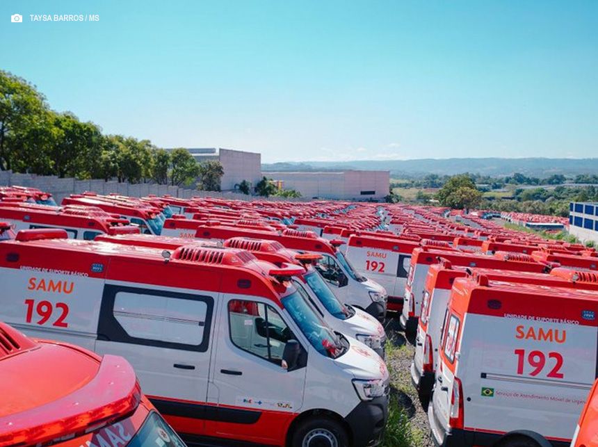 Governo entrega 258 novas ambulâncias para renovar frota pelo país