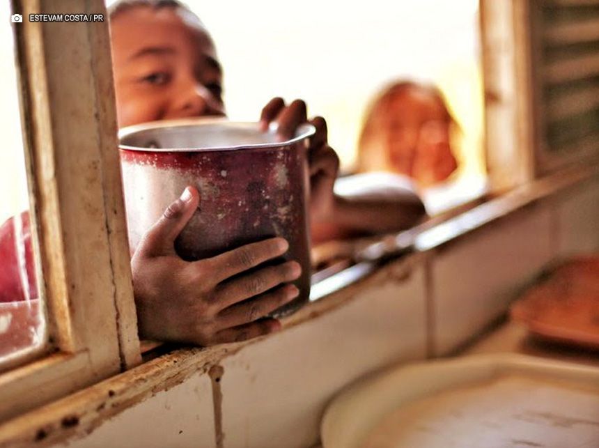 Inflação para famílias de renda muito baixa recuou de 0,75% para 0,26% em novembro