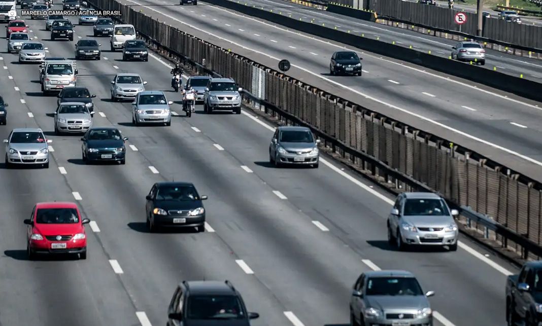 Lula assina lei que determina fim do DPVAT em 2025