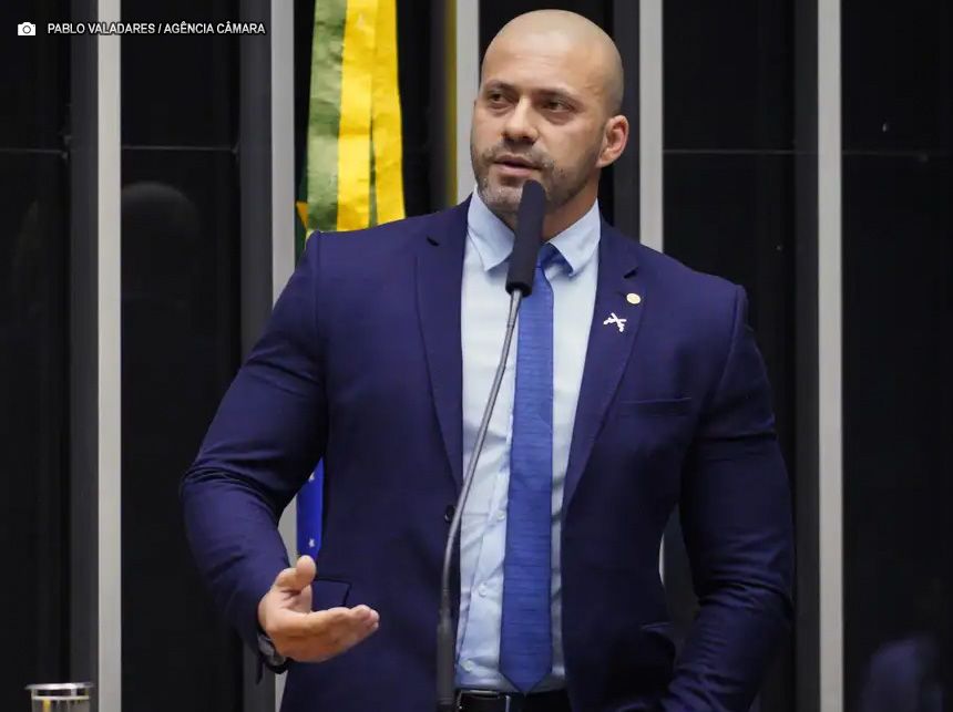 Alexandre de Moraes concede liberdade condicional a Daniel Silveira