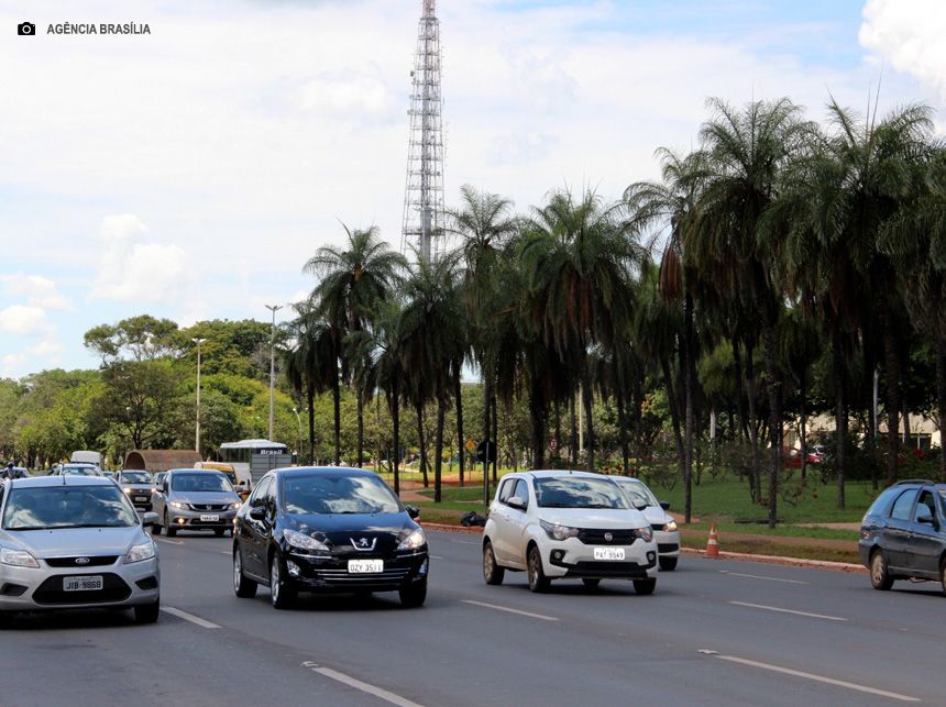 Se liga: CRLV-e 2024 será obrigatório para todos os veículos a partir de 1° de janeiro