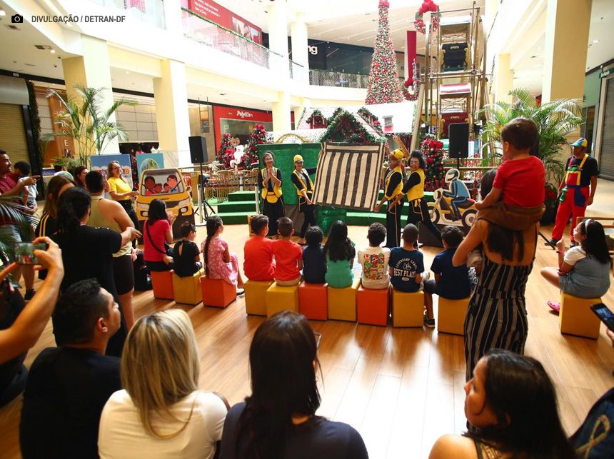 Campanha inclusiva leva Natal confortável a crianças com Transtorno do Espectro Autista (TEA)