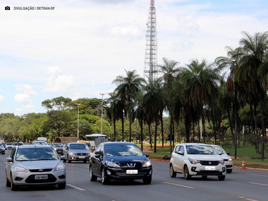 Prazo para licenciar veículos com placas final 9 e 0 termina no dia 31 de dezembro