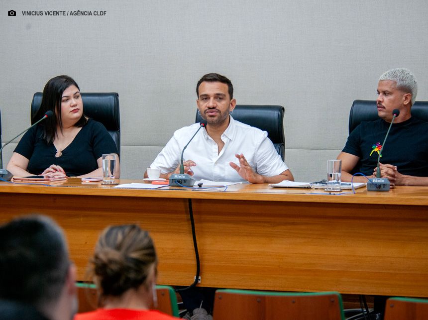 Relatório indica crescimento de 446% de homotransfobia contra a comunidade LGBTQIA+ no DF