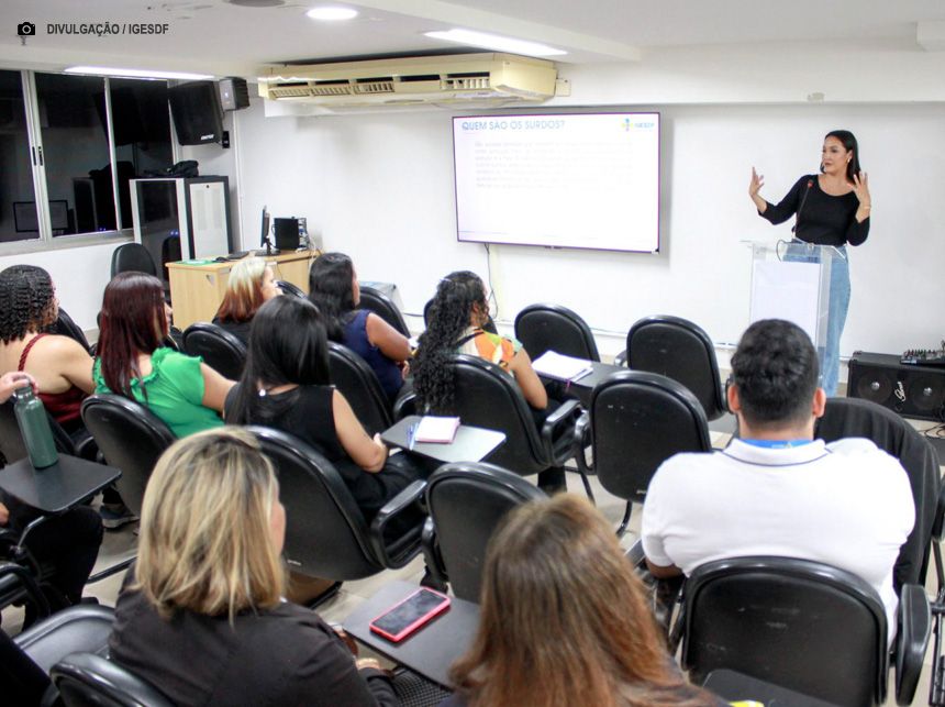 Projeto leva treinamento em Libras para profissionais da saúde