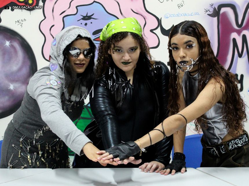 Espetáculo ‘Pane no Sistema!’ traz reflexões sobre os impactos da tecnologia na humanidade