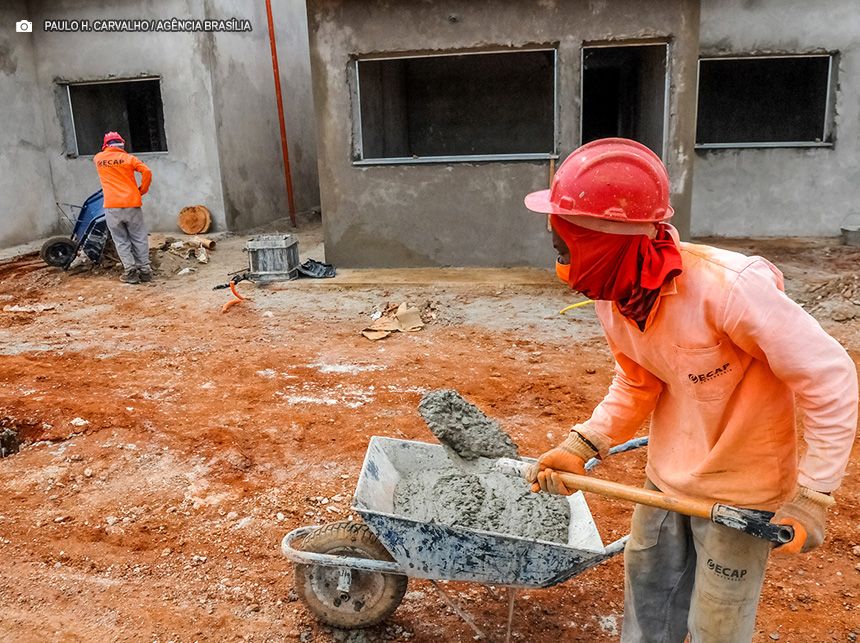 Agências do trabalhador têm vagas com salários de até R$ 6,8 mil nesta terça (3)