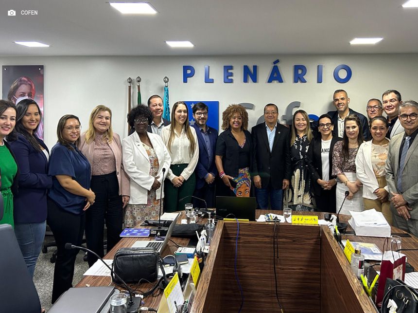 Compromisso: Um dia antes de ser empossada, deputada federal, Enfermeira Rejane visita o Cofen