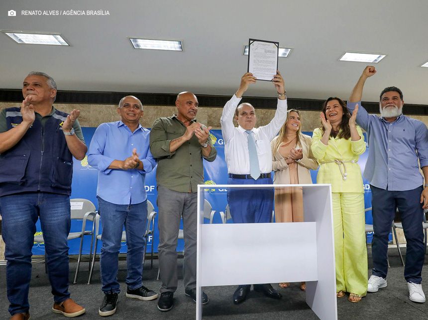 Ibaneis sanciona leis de reestruturação de carreiras e reconhece trabalho prestado por 1,9 mil servidores socioeducativos