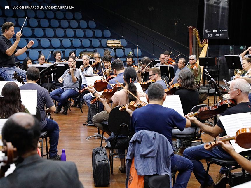 Com restauro da Sala Martins Pena, Orquestra Sinfônica do Teatro Nacional volta à casa