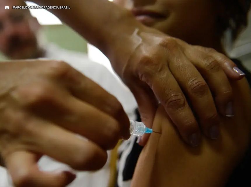 Novo plano para combater câncer de colo tem foco em rastreio e vacina