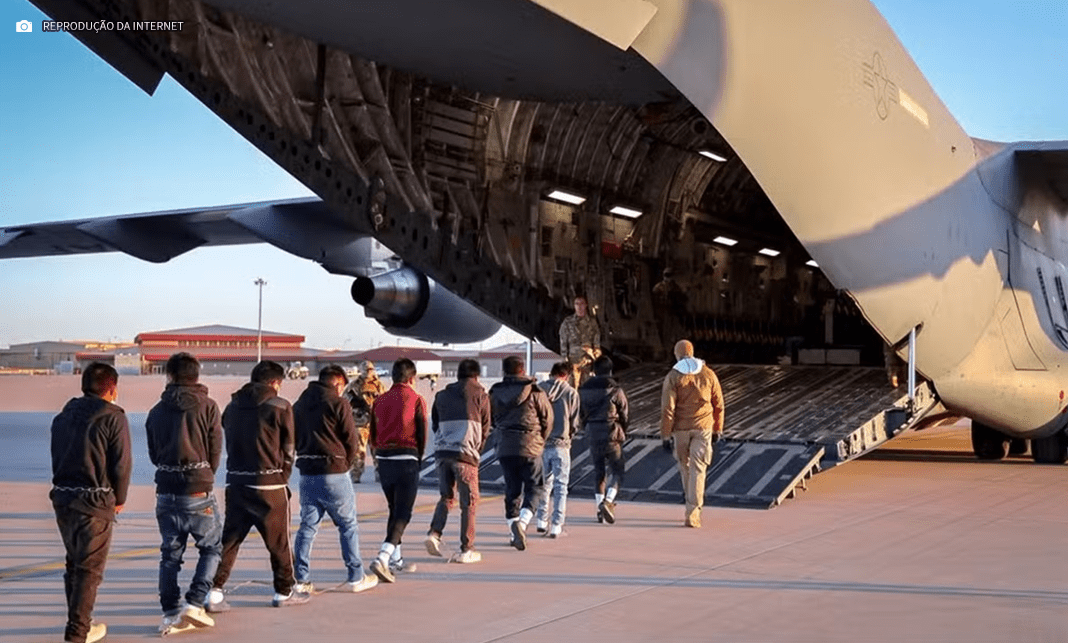 Acorrentados e algemados: Itamaraty quer explicação dos EUA sobre tratamento a brasileiros