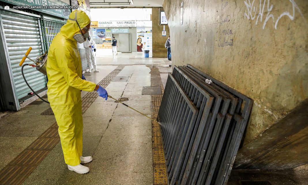 Rodoviária, feiras e estações de metrô do DF recebem ações de reforço no combate à dengue
