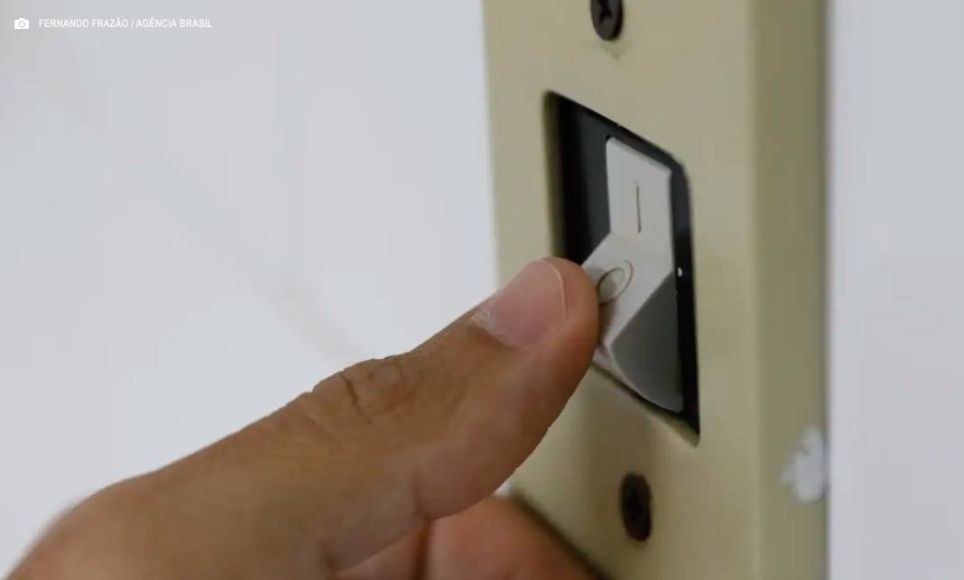 Consumidor deve continuar sem cobrança extra na conta de luz em fevereiro