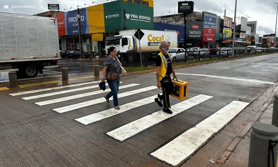 Faixa de Pedestres: Ação educativa em Ceilândia orienta a população sobre travessia segura