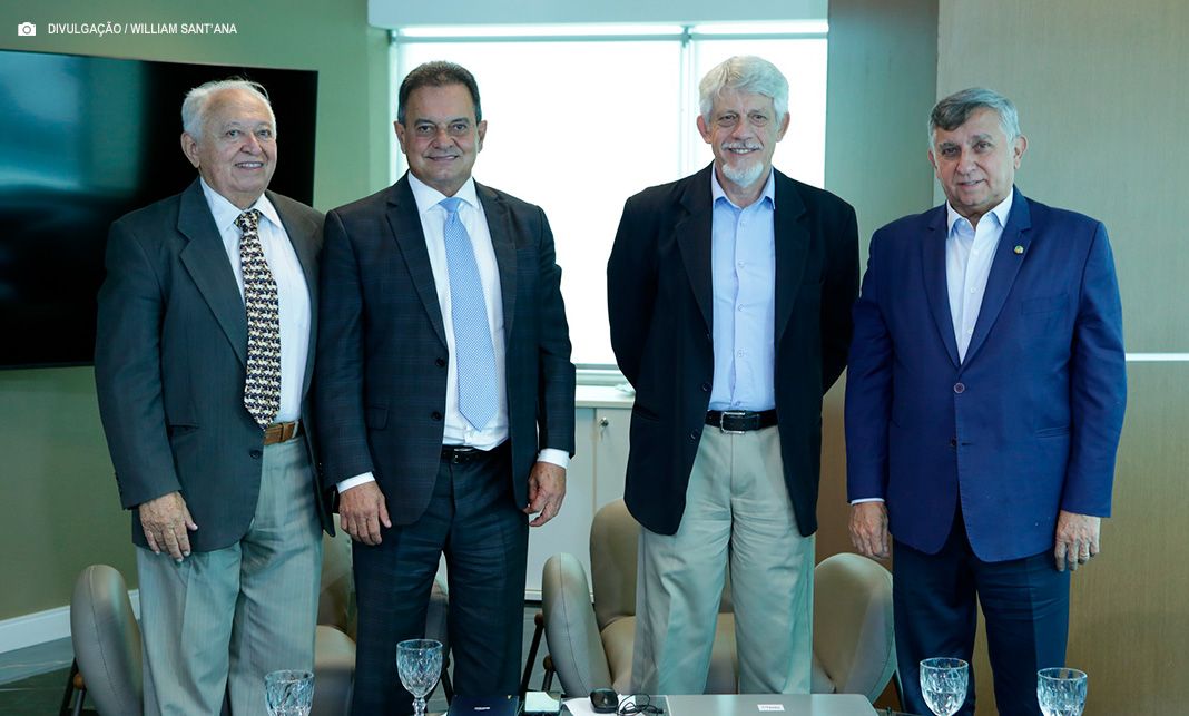 “Não podemos mudar o Brasil sem educação”, defende Izalci Lucas em podcast sobre políticas educacionais