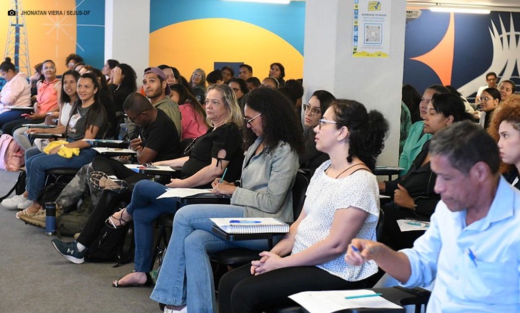 Cerca de 800 alunos iniciam 2025 com aulões preparatórios para concursos neste final de semana