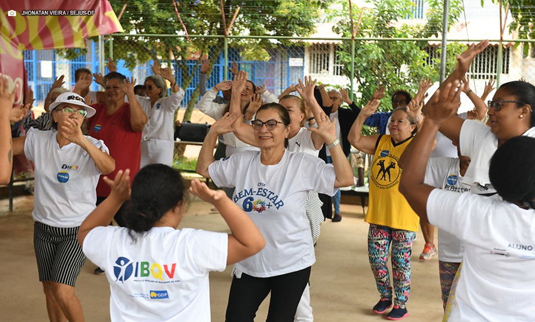 Projeto Viver 60+ promove dança e palestra sobre emoções a pessoas idosas em Santa Maria