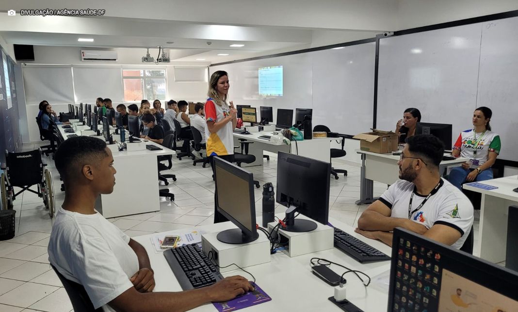 Novos agentes Comunitários do Gama e Santa Maria passam por treinamento