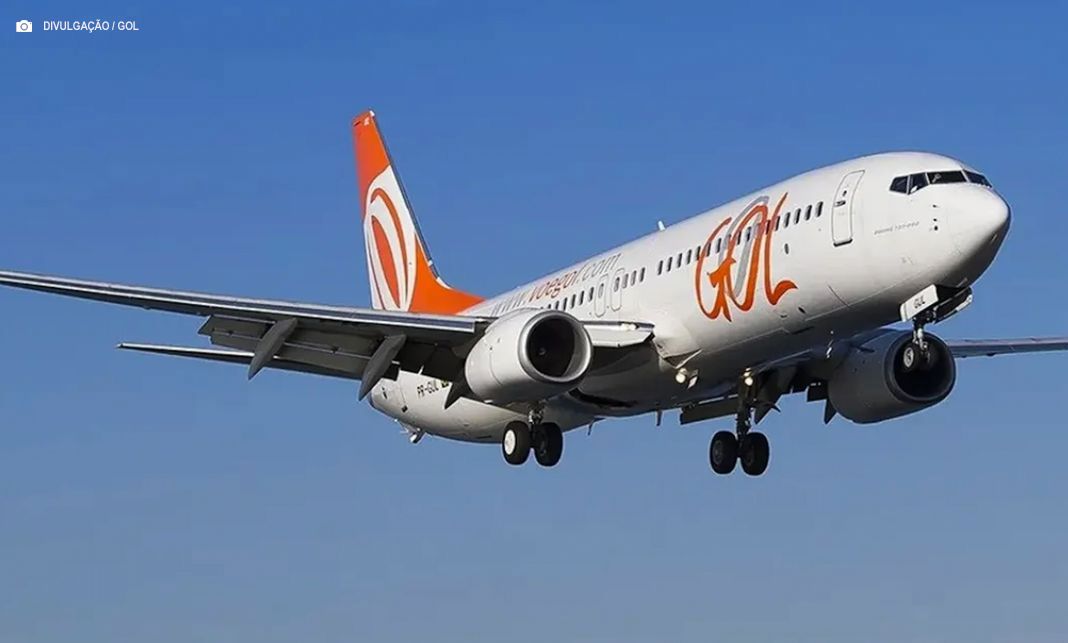 Avião da GOL colide com pássaro após decolar de Brasília