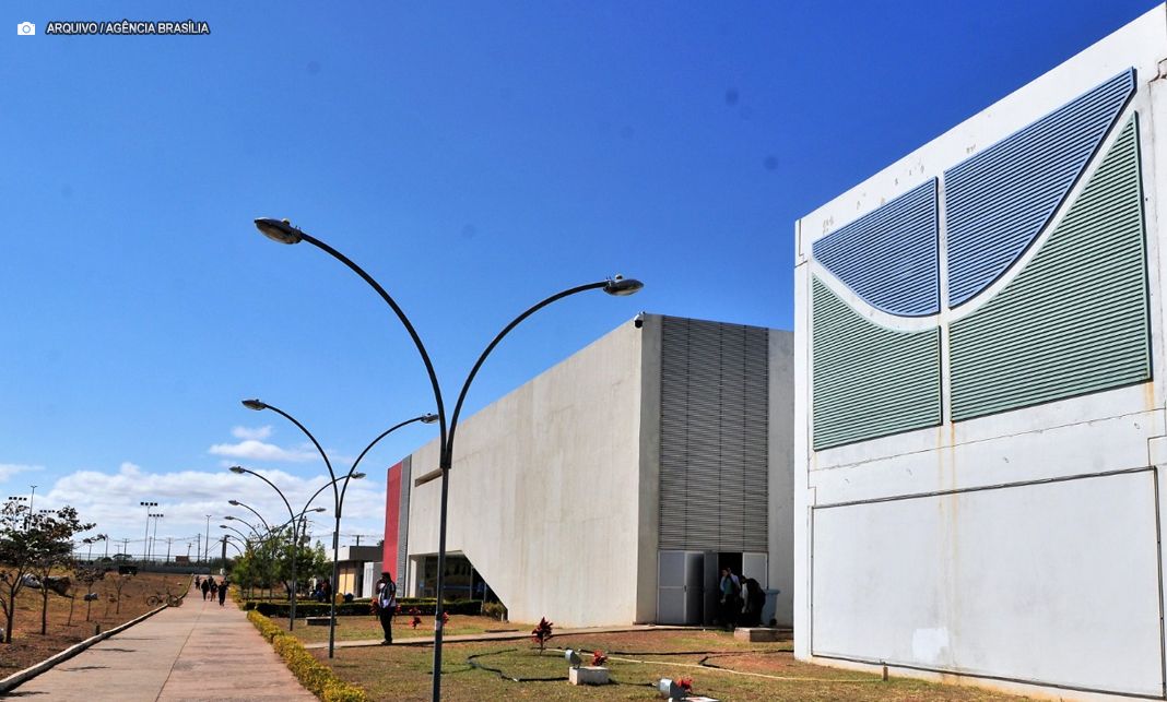 Parceria ofertará 50 bolsas de curso preparatório para o PAS da UnB a alunos da rede pública