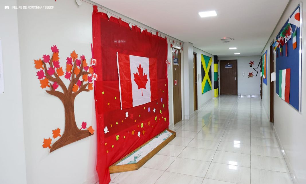 Centros interescolares de línguas estão com matrículas abertas até segunda-feira (10)