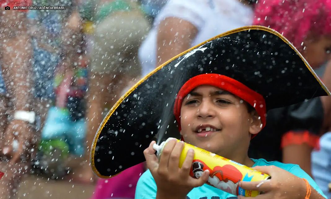 Crianças precisam de cuidados especiais para curtir carnaval