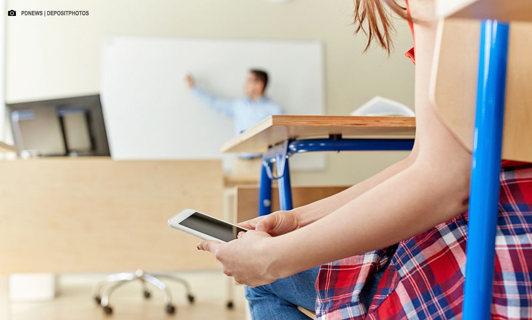 Decreto presidencial regulamenta restrição de uso de celular por estudantes nas escolas