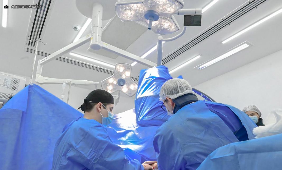 Centro Cirúrgico do Hospital Regional de Santa Maria recebe aparelho de iluminação mais moderno