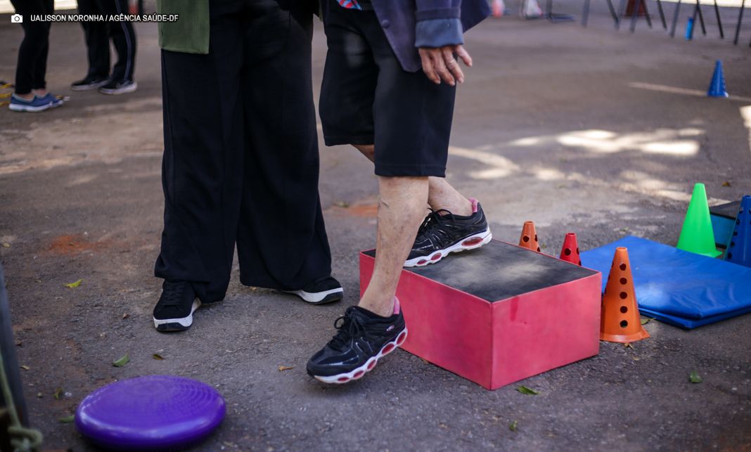 Saúde oferece circuito multissensorial em Unidades Básicas de Saúde para prevenir quedas em idosos