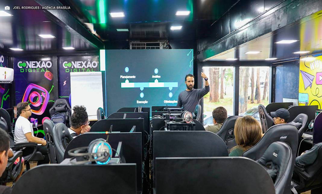 Projeto oferece cursos gratuitos sobre tráfego pago, marketing digital e empreendedorismo